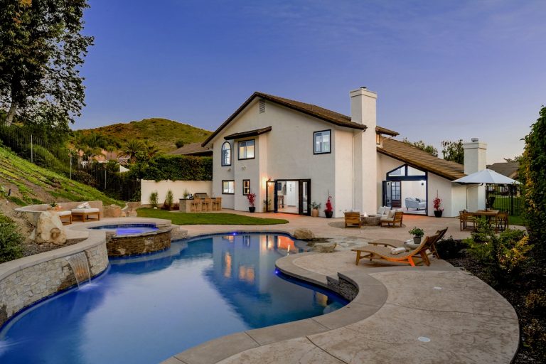 pool contractors Mesa